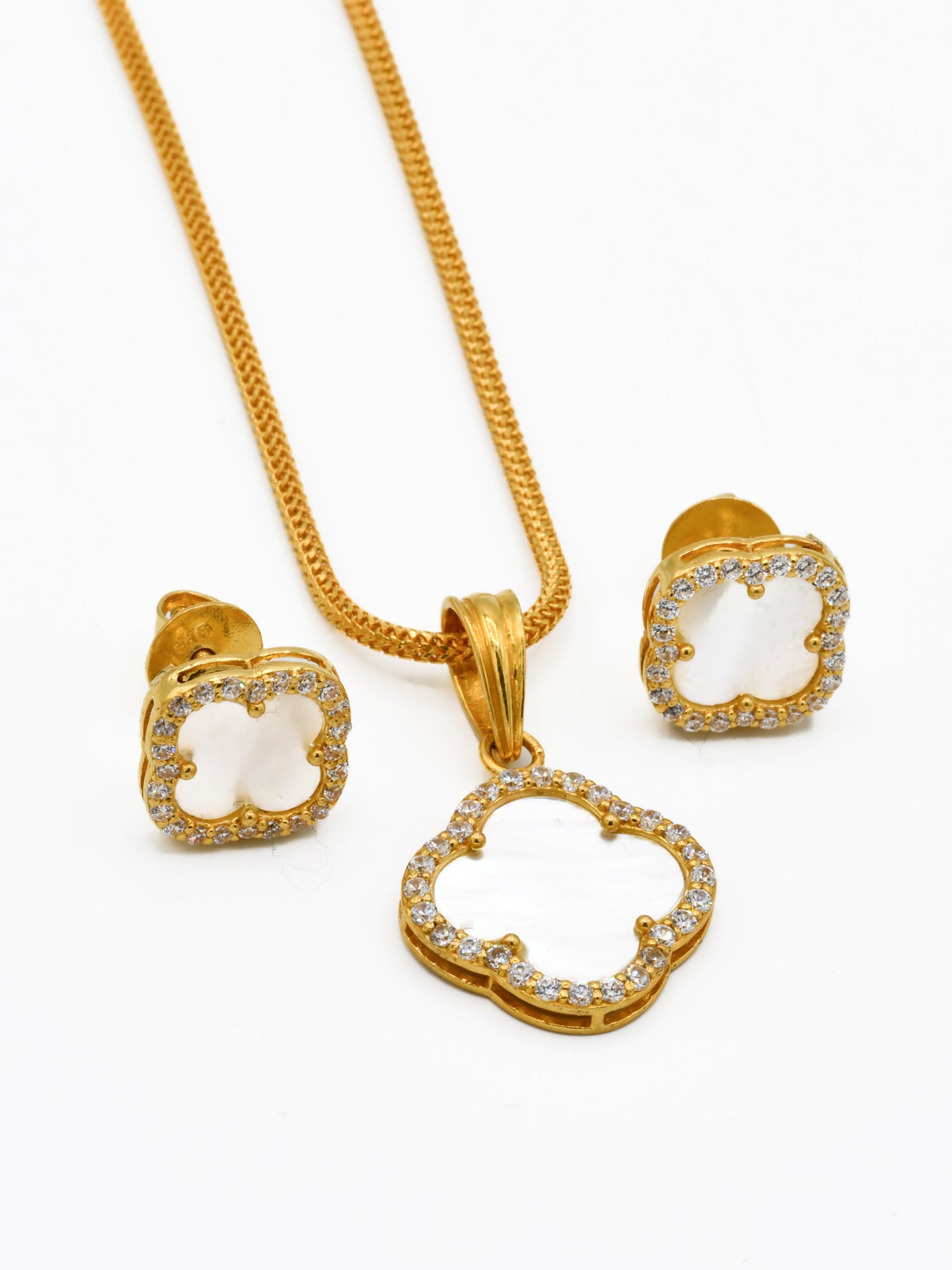 22ct Gold CZ White Flower Pendant Set